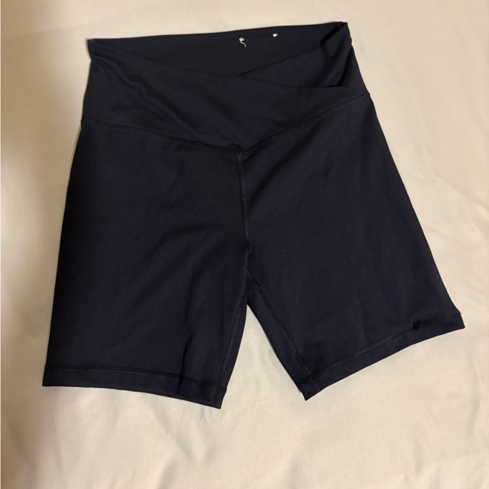 SO Black Crossover Biker Shorts